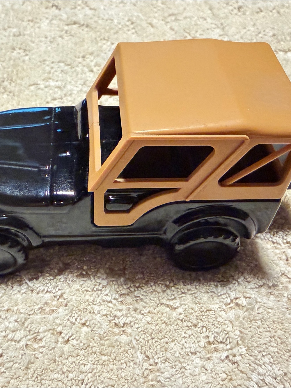 Avon Mens cologne Jeep - Black and Tan Roof